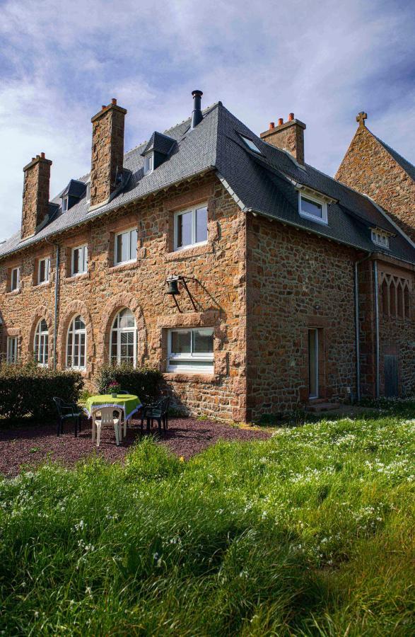 Le Presbytere Du Talbert Bed & Breakfast Pleubian Eksteriør bilde